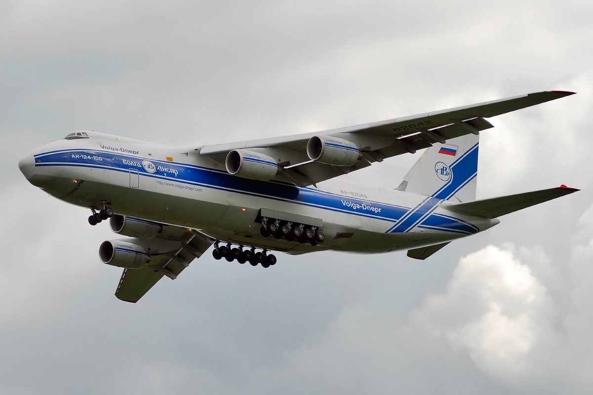 The cargo deck of the Antonov An-124 Ruslan, emphasizing its spacious interior. 