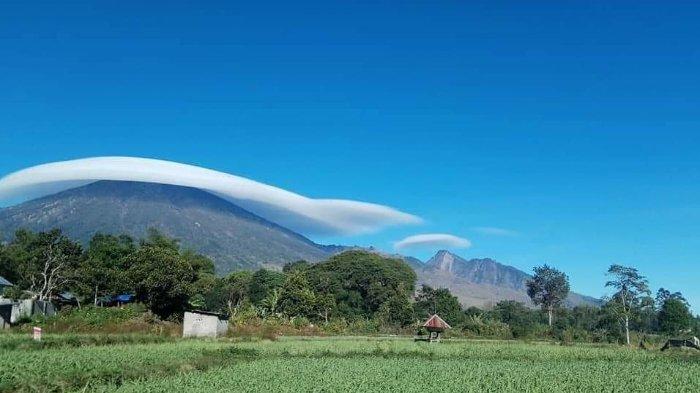 Gunung Awan Putih