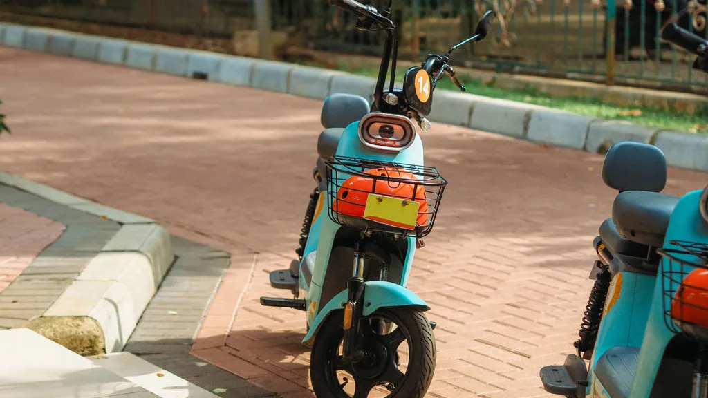 Dampak Uwinfly terhadap Industri Otomotif