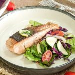 Salad Salmon Segar