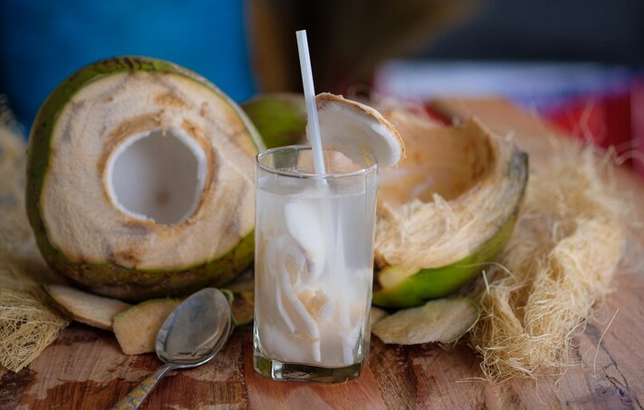 Resep Dasar Es Kelapa Muda yang Praktis