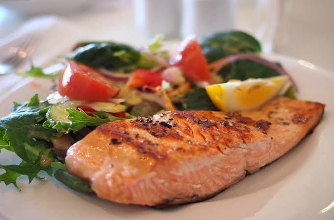 Salad Salmon Segar